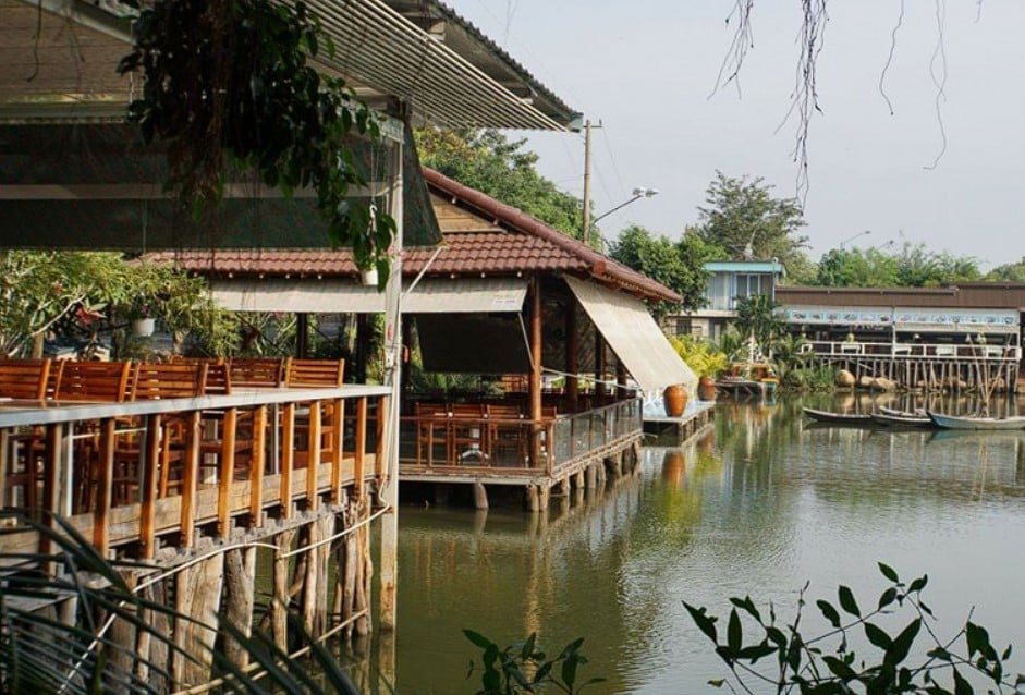 Bờ Sông Restaurant