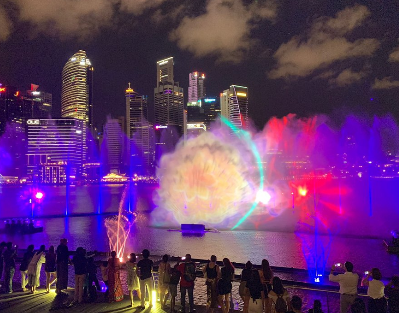 Trải nghiệm bữa tiệc ánh sáng SPECTRA SHOW ở Singapore