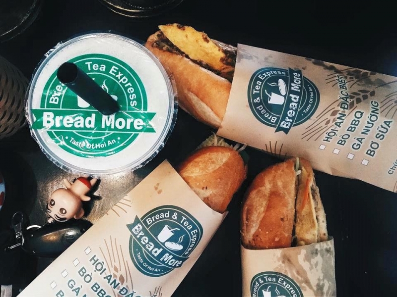 Bread More chuyên phục vụ bánh mì Hội An và đồ uống sạch
