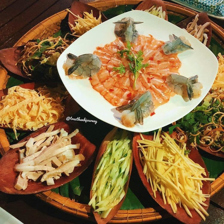 Lẩu thả Phan Thiết, món ăn dân dã níu chân khách du lịch