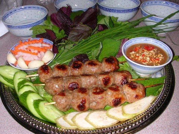 Nem nướng Ninh Hòa nổi tiếng ở Nha Trang.